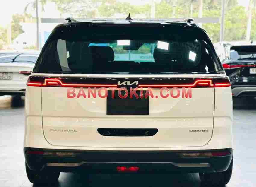 Kia Carnival 2023 Van Minivan màu Trắng