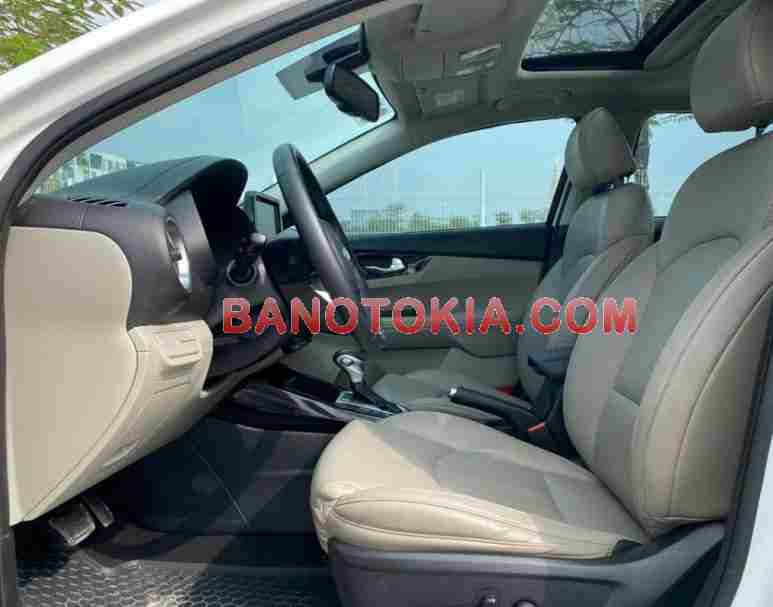 Cần bán gấp Kia Cerato 1.6 AT Luxury năm 2019 giá cực tốt