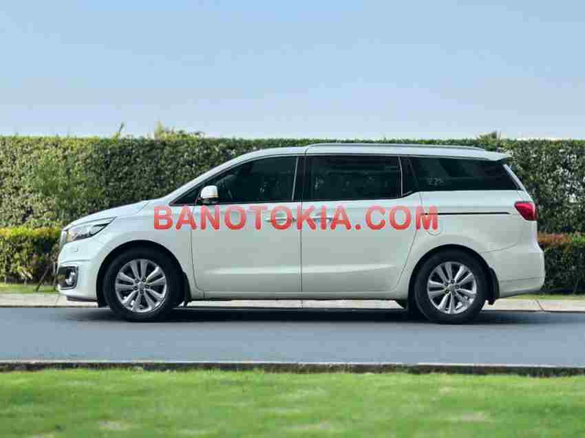 Cần bán xe Kia Sedona 2.2L DATH năm 2016 màu Trắng cực đẹp