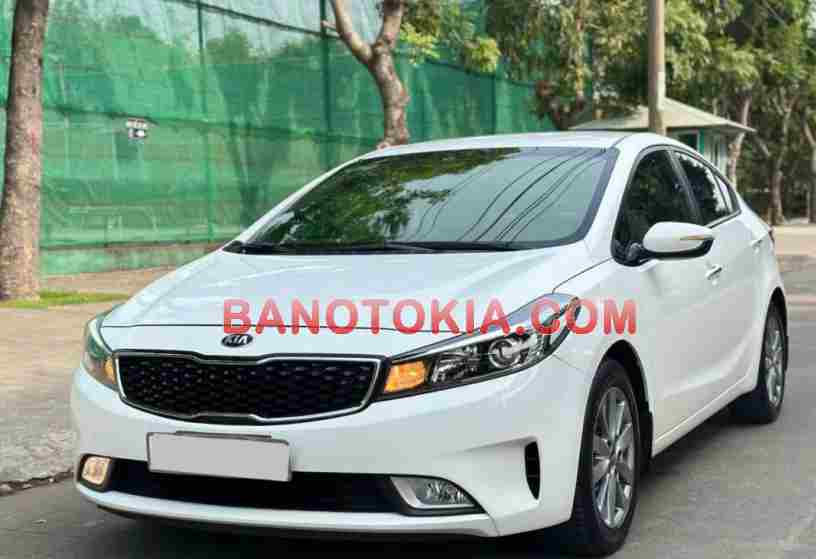 Cần bán gấp Kia Cerato 1.6 MT năm 2017 giá cực tốt