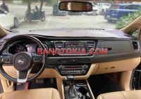 Cần bán gấp xe Kia Sedona 2.2L DATH năm 2017, màu Đen, Số tự động