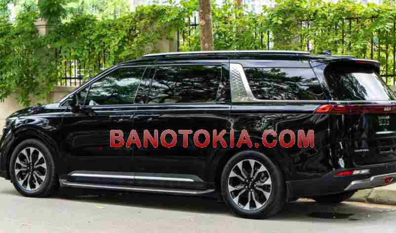 Cần bán xe Kia Carnival Signature 2.2D màu Đen 2022