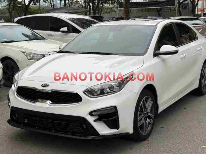 Cần bán gấp Kia Cerato 1.6 AT Luxury đời 2020, màu Trắng