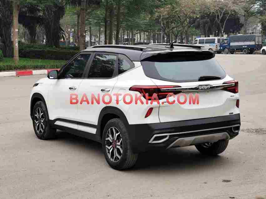 Cần bán xe Kia Seltos Luxury 1.4 AT màu Trắng 2022