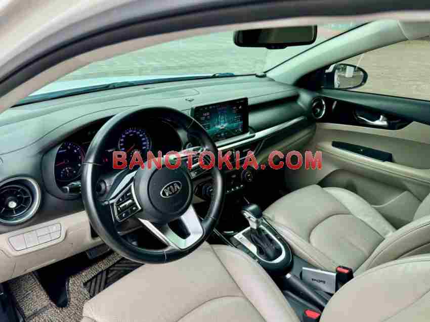 Cần bán gấp xe Kia Cerato 1.6 AT Luxury năm 2019, màu Trắng, Số tự động