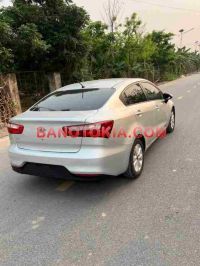 Cần bán gấp xe Kia Rio 1.4 MT 2015 màu Bạc