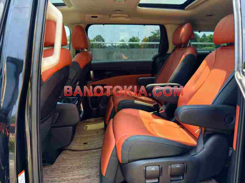 Cần bán gấp Kia Carnival Signature 2.2D đời 2023, màu Đen
