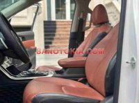 Cần bán xe Kia Carnival Signature 2.2D màu Trắng 2024